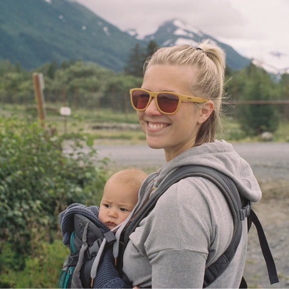 Meet your Posher, Olivia - Picture 1 of 1